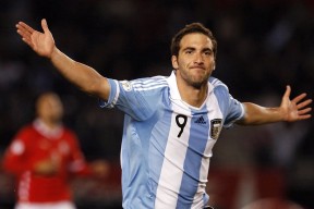 九游体育-浓眉统治攻防，湖人关键节点碾压对手锁定胜局